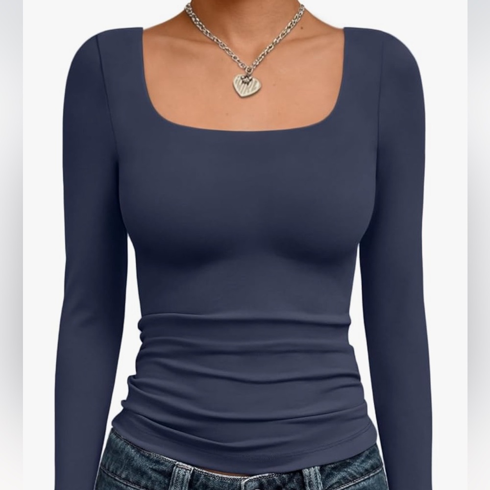 NWT women’s navy blue basic long sleeve T shirt fitted medium
